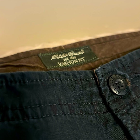 Black cotton Eddie Bauer capris. - Picture 1 of 4